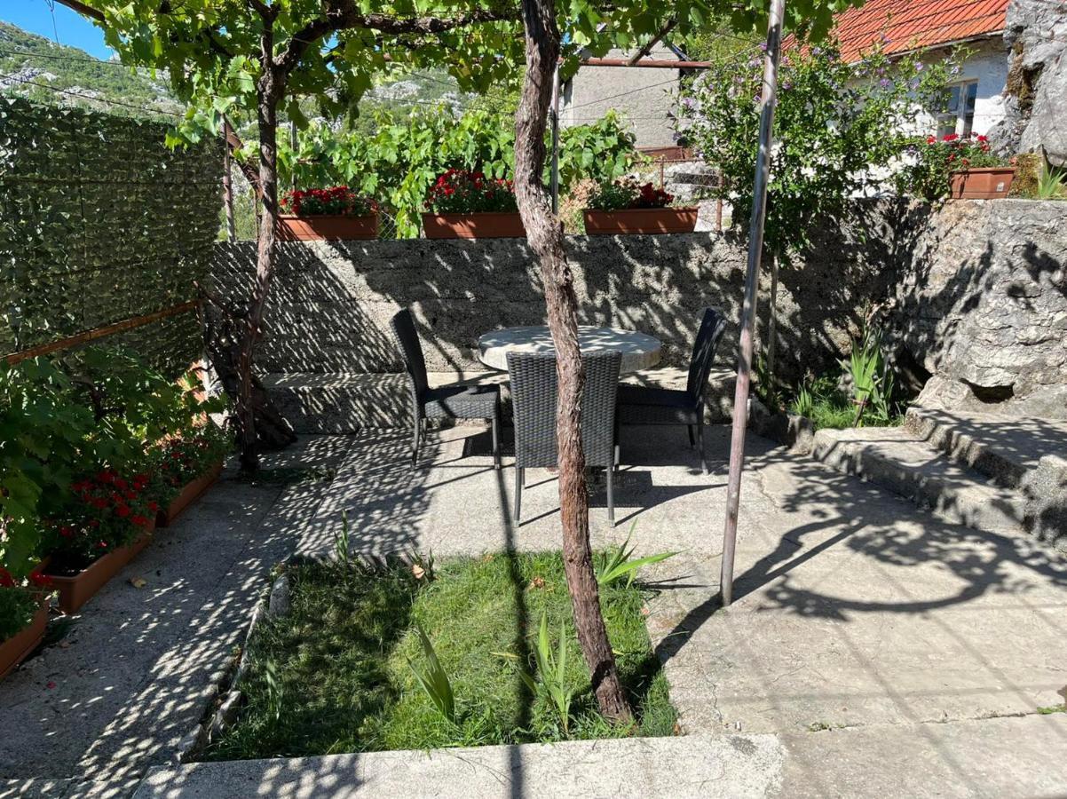 Una Apartment Cetinje Buitenkant foto