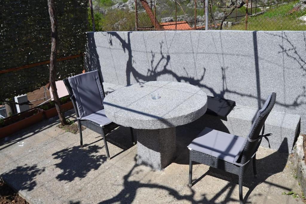 Una Apartment Cetinje Buitenkant foto
